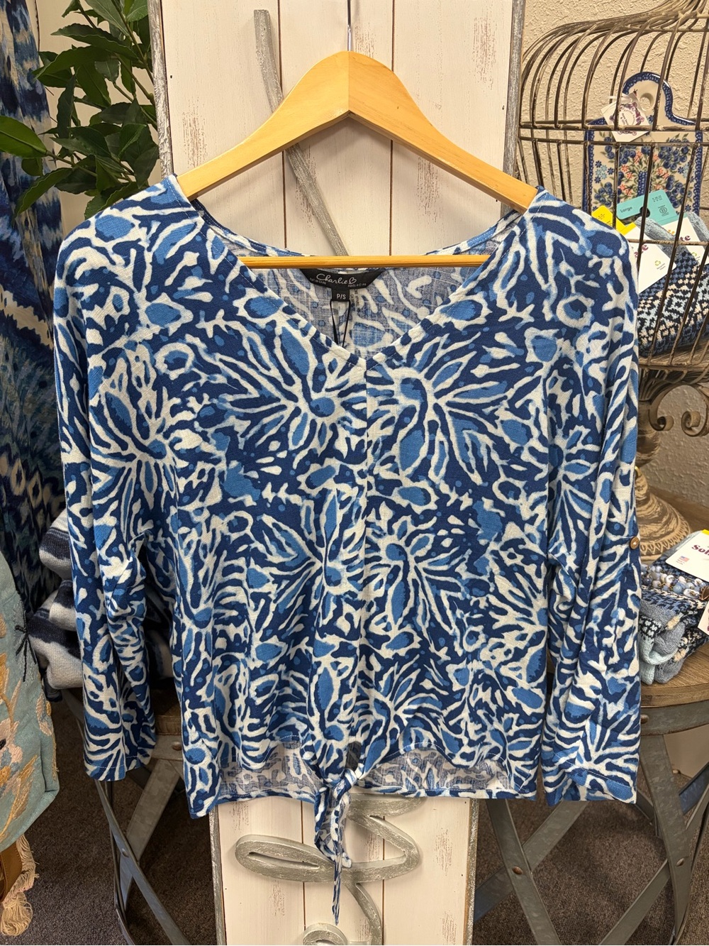 CHARLIE B Blue & White Floral Tie-Front V-Neck Tunic